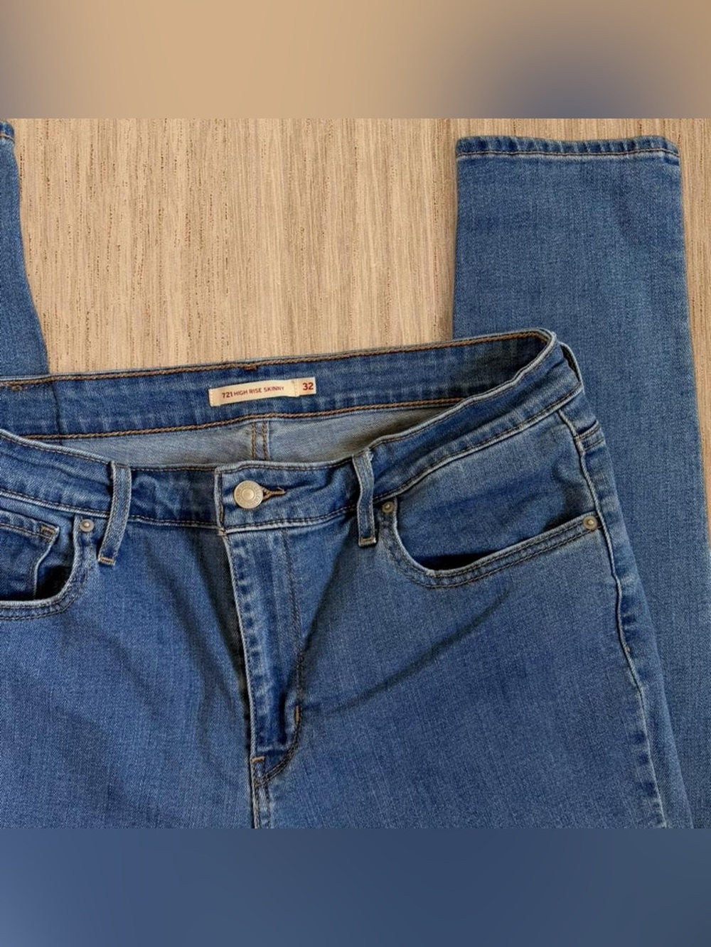 Levi's 721 High Rise Skinny Jeans - Medium Blue